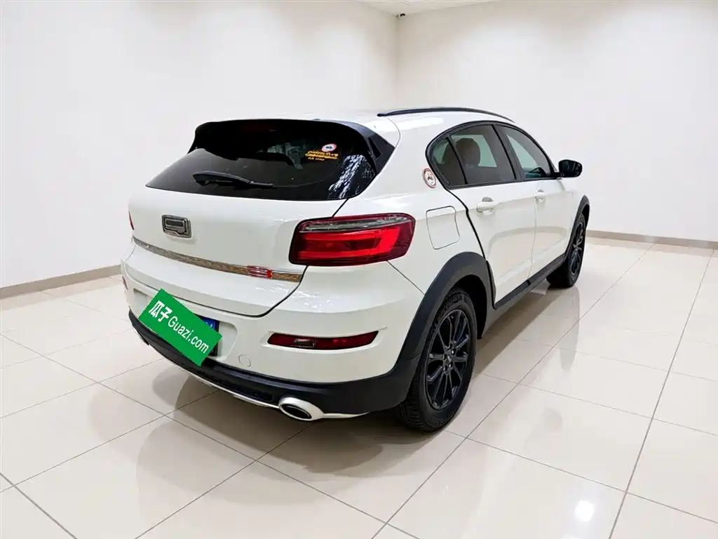 Qoros 3 2016 SUV 1.6T AT