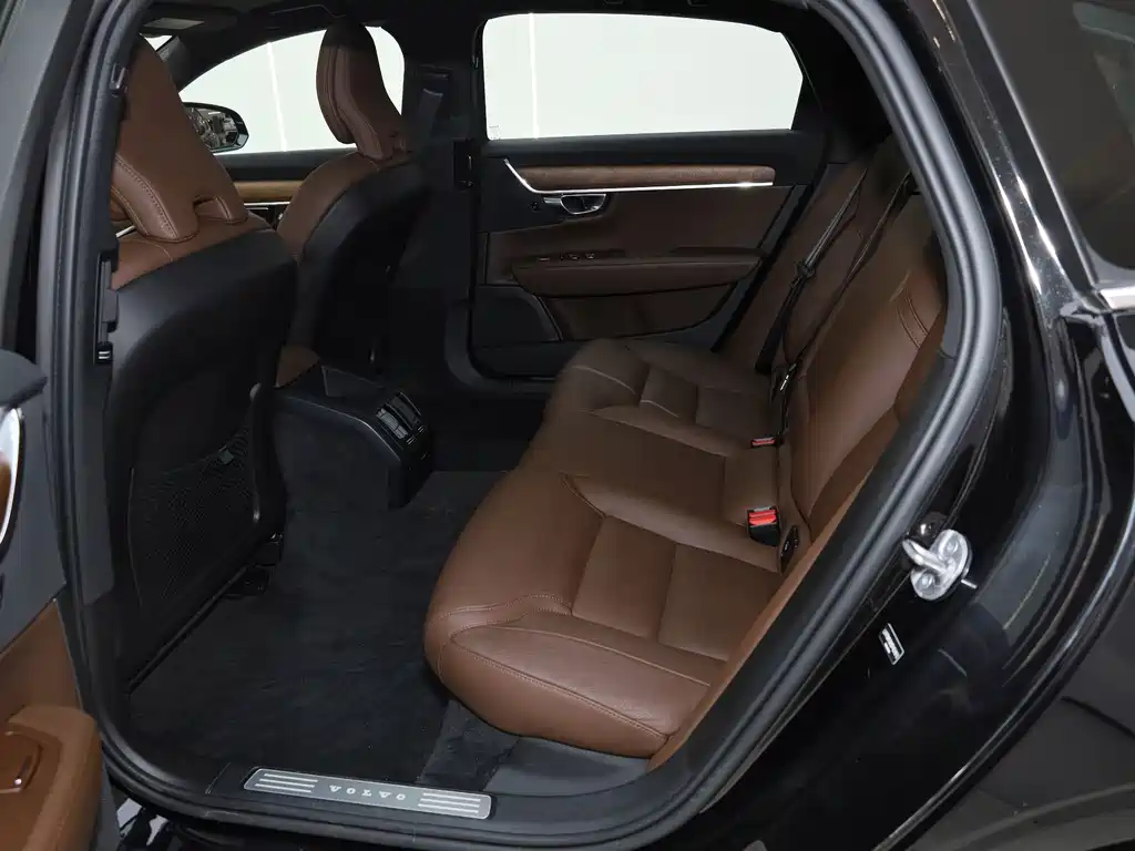 Volvo S90 — миниатюра 14