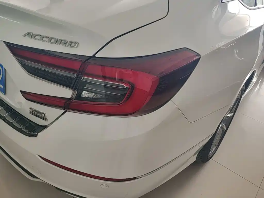 Honda Accord — миниатюра 8