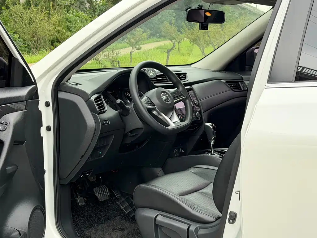 Nissan X-Trail — миниатюра 8