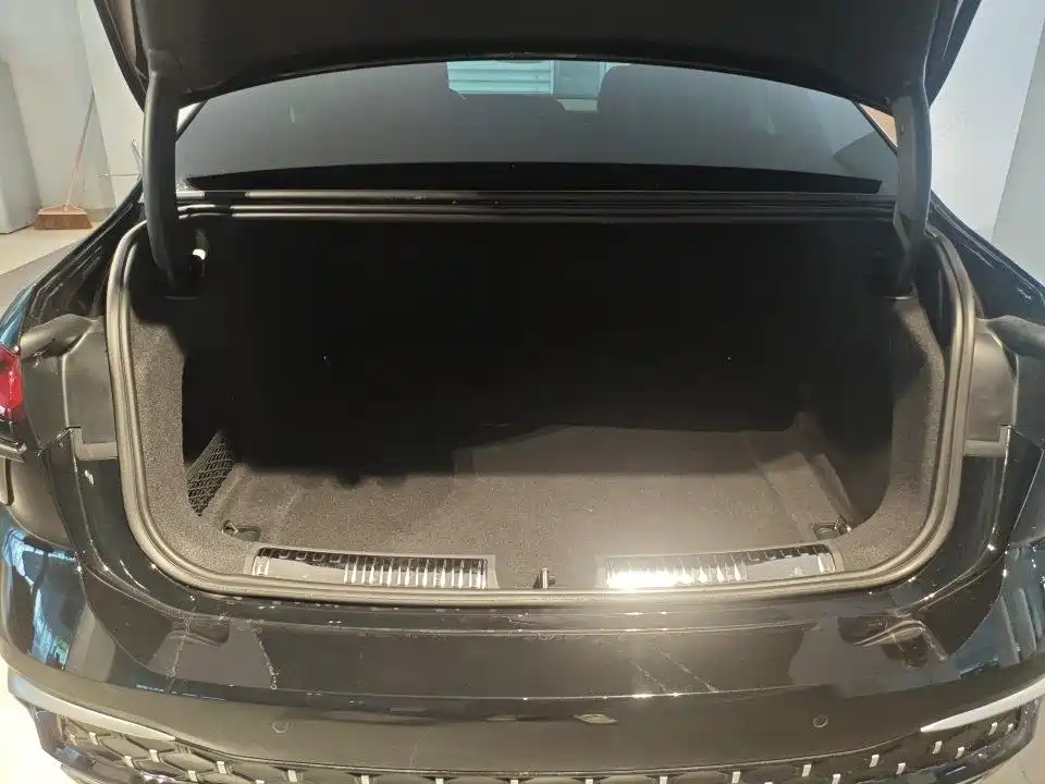 Audi A6L — миниатюра 8