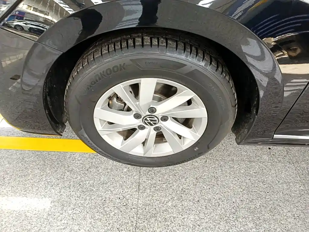 Volkswagen Passat PHEV — миниатюра 23