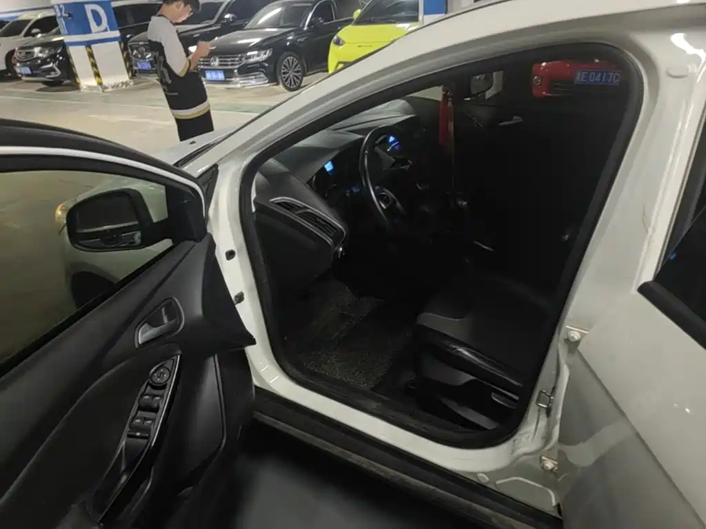 Ford Focus — миниатюра 12