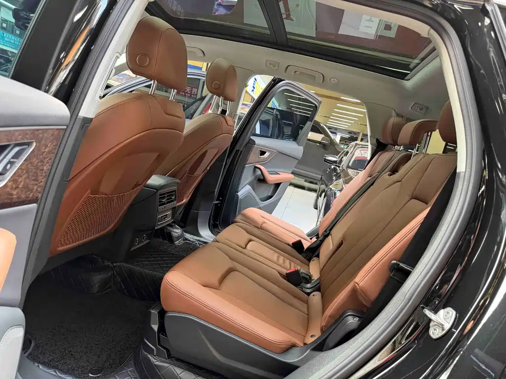 Audi Q7 — миниатюра 14