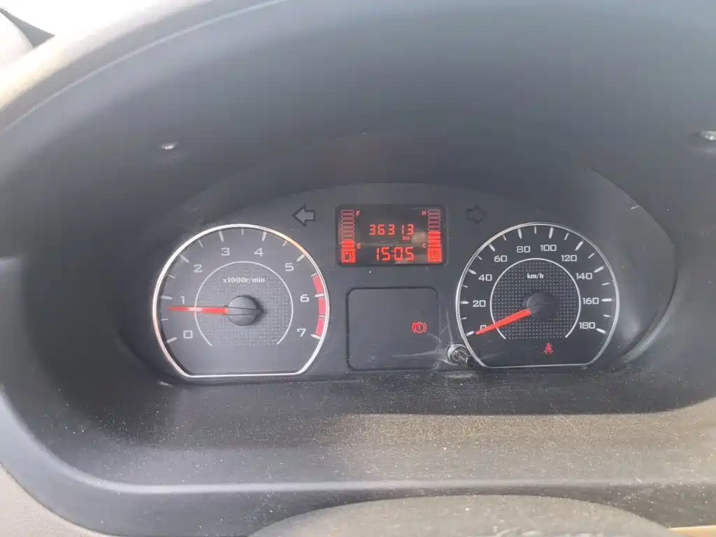 Wuling Rongguang V — миниатюра 5