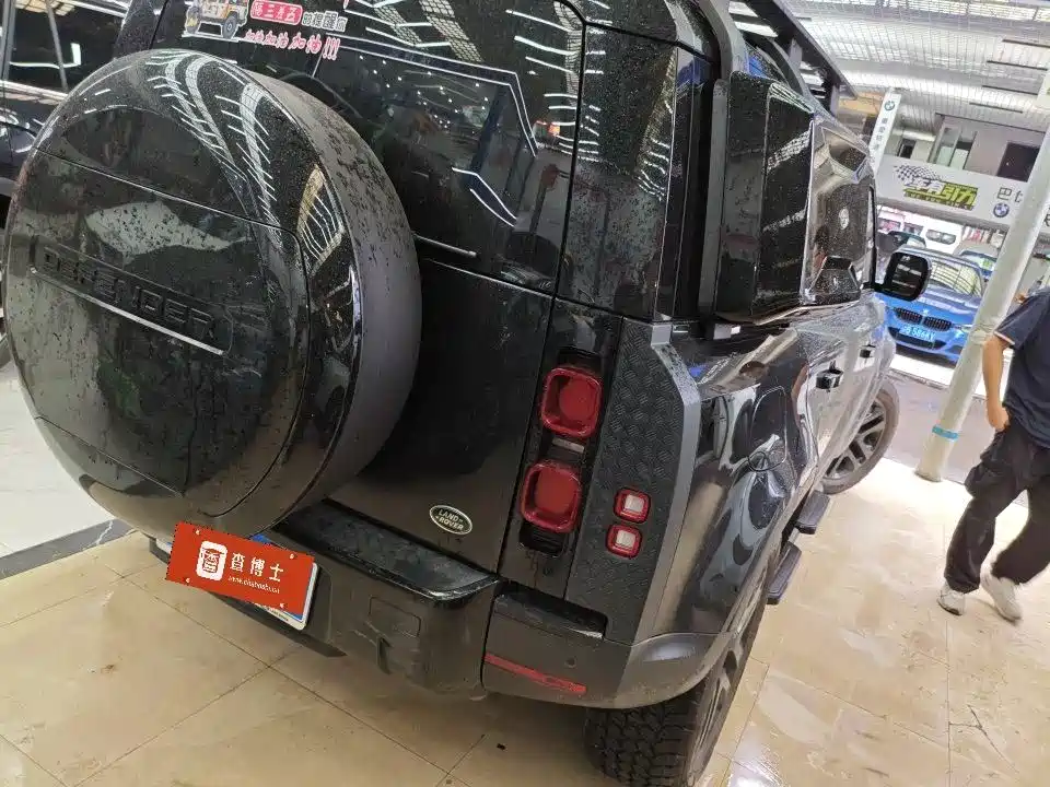 Land Rover Defender — миниатюра 6