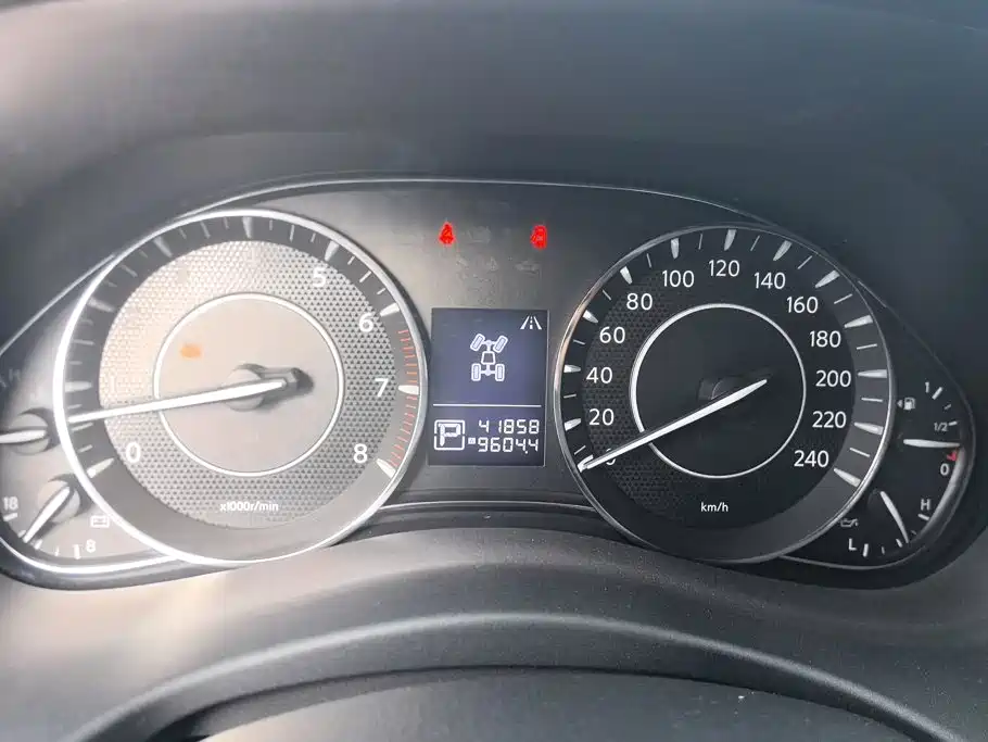 Nissan Patrol — миниатюра 14