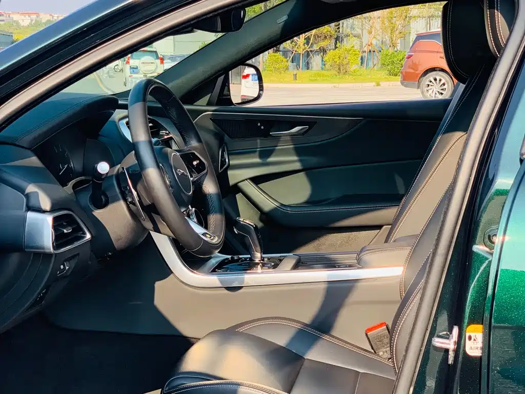Jaguar XEL — миниатюра 15