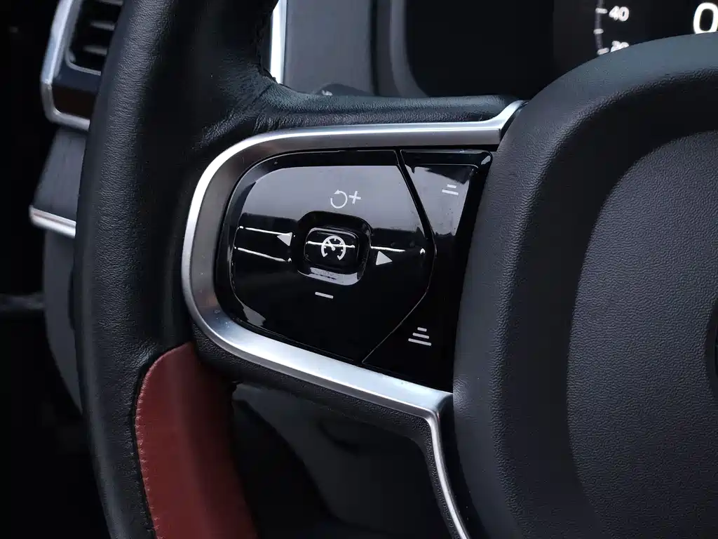 Volvo XC90 — миниатюра 14