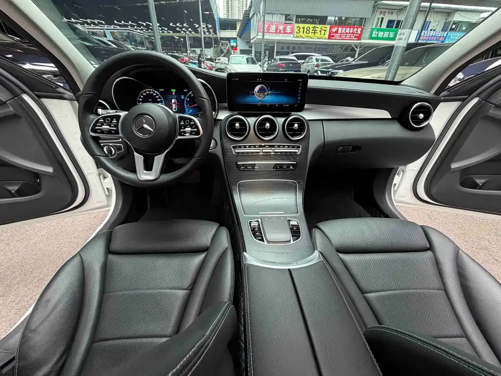 Mercedes-Benz C-Class — миниатюра 16