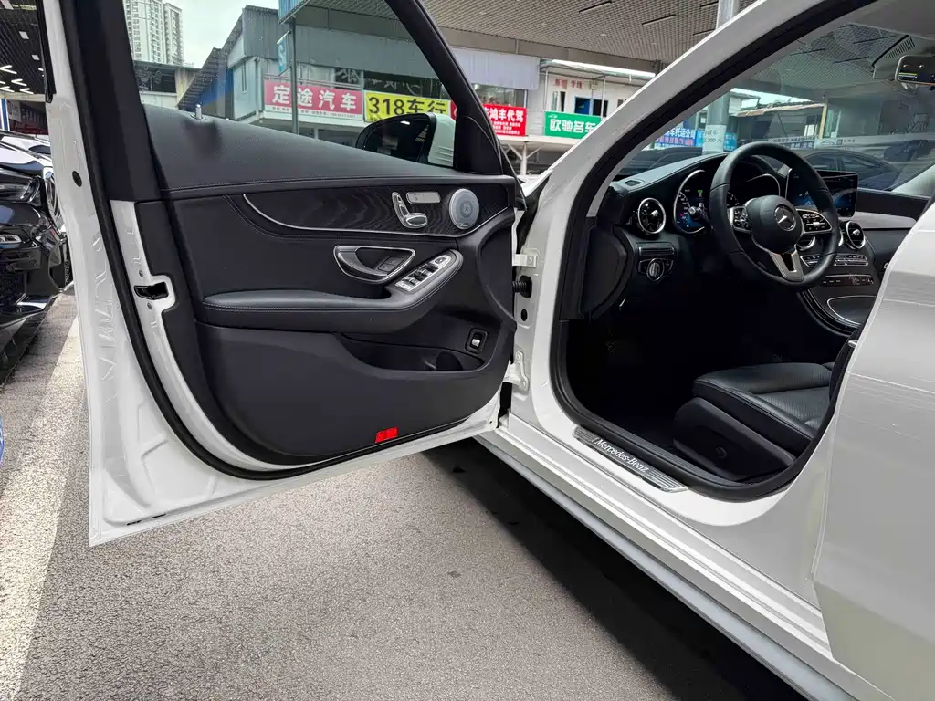 Mercedes-Benz C-Class — миниатюра 10
