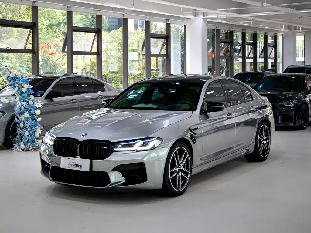 Купить BMW M5