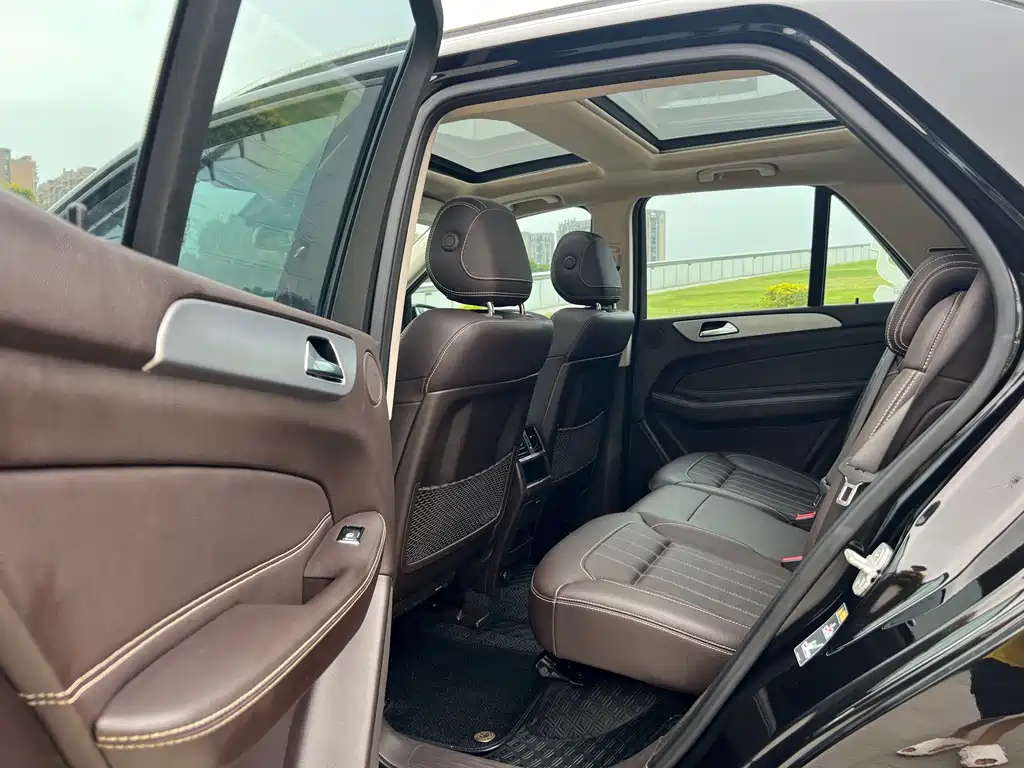 Mercedes-Benz GLE (Import) — миниатюра 7