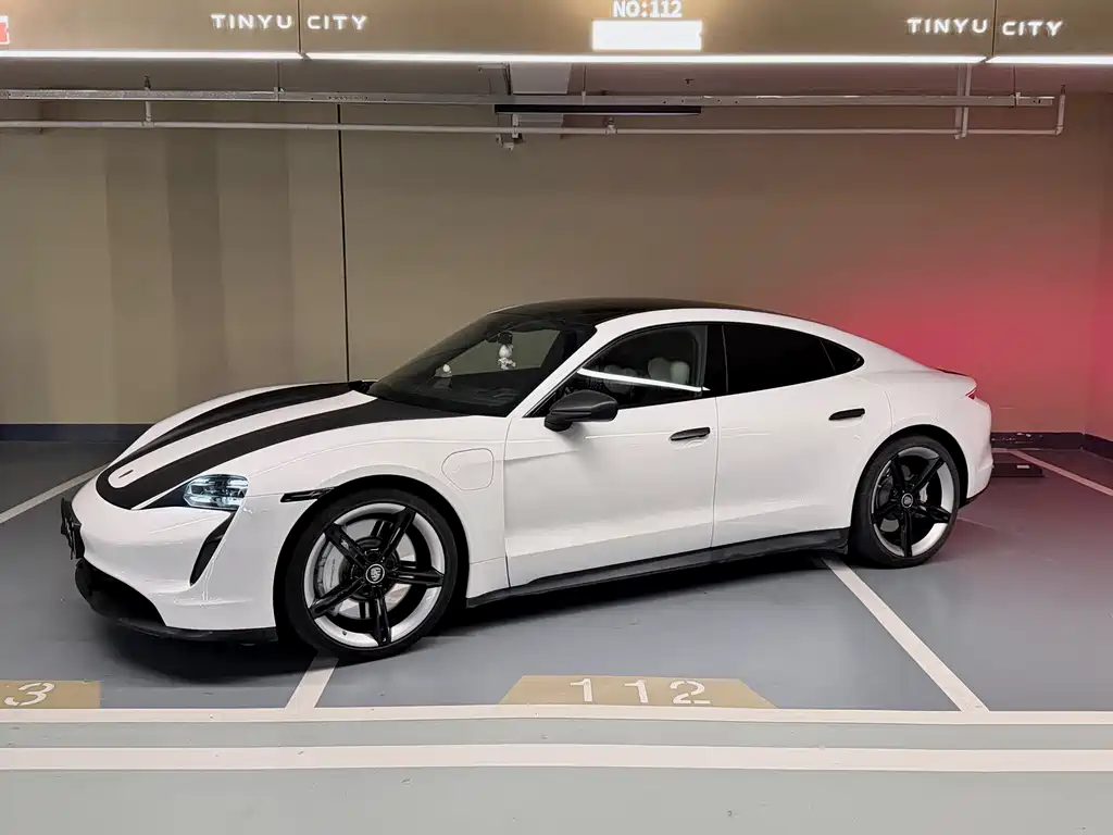 Porsche Taycan — миниатюра 2