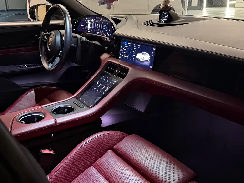 Porsche Taycan — миниатюра 13