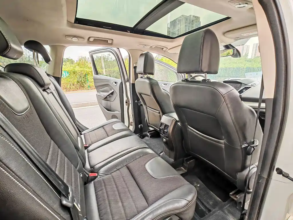 Ford Kuga — миниатюра 12