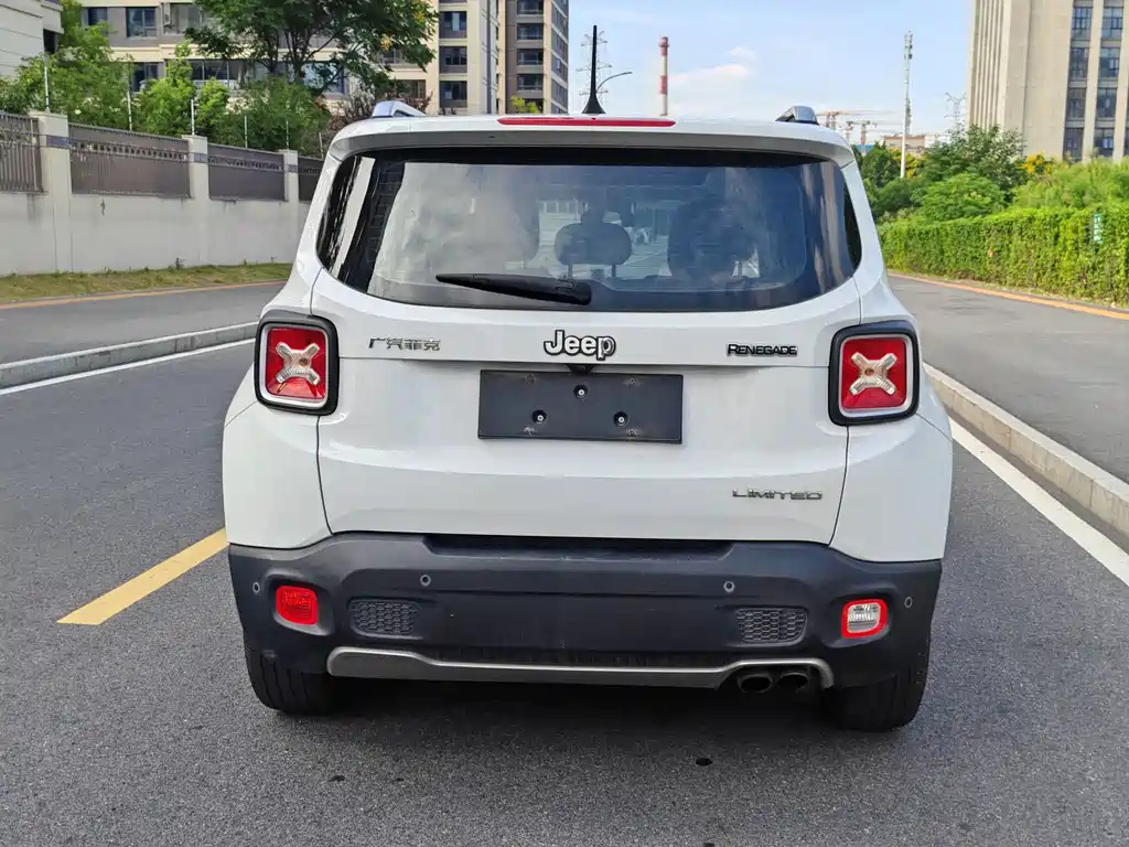 Jeep Renegade — миниатюра 5