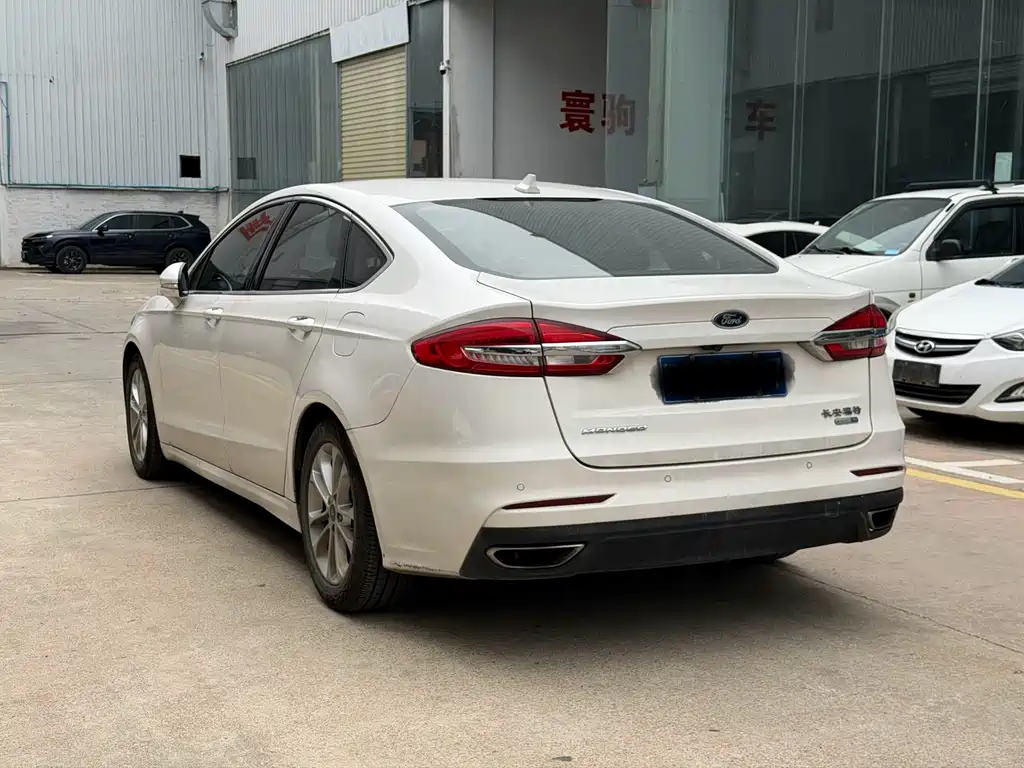 Ford Mondeo — миниатюра 9