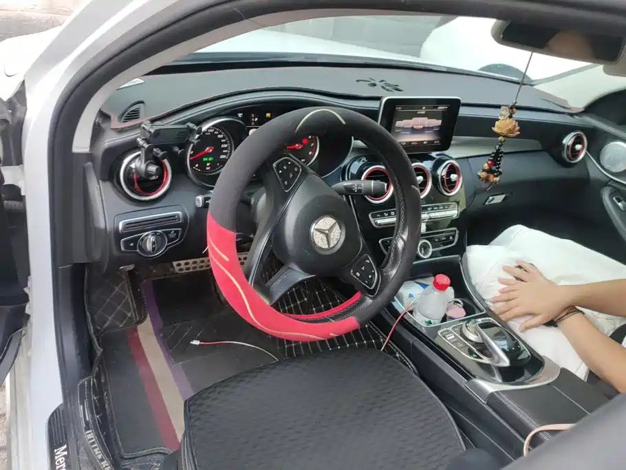 Mercedes-Benz C-Class — миниатюра 12