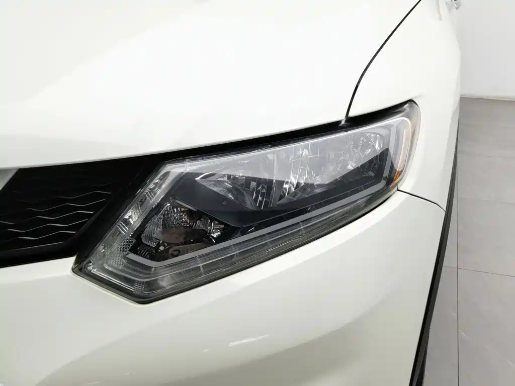 Nissan X-Trail — миниатюра 7