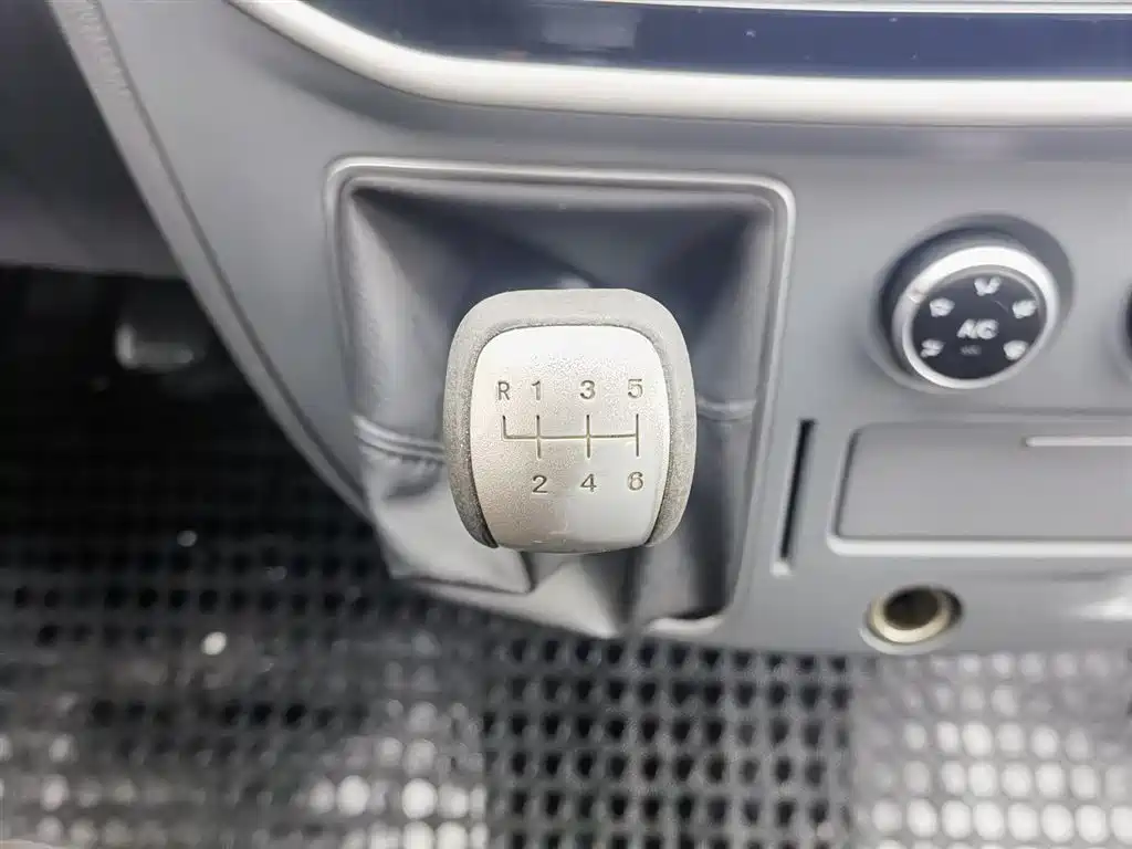 SAIC MAXUS XINTU V80