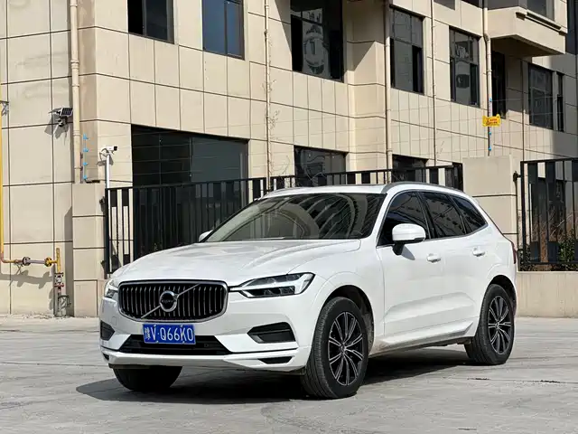 VOLVO XC60 2018