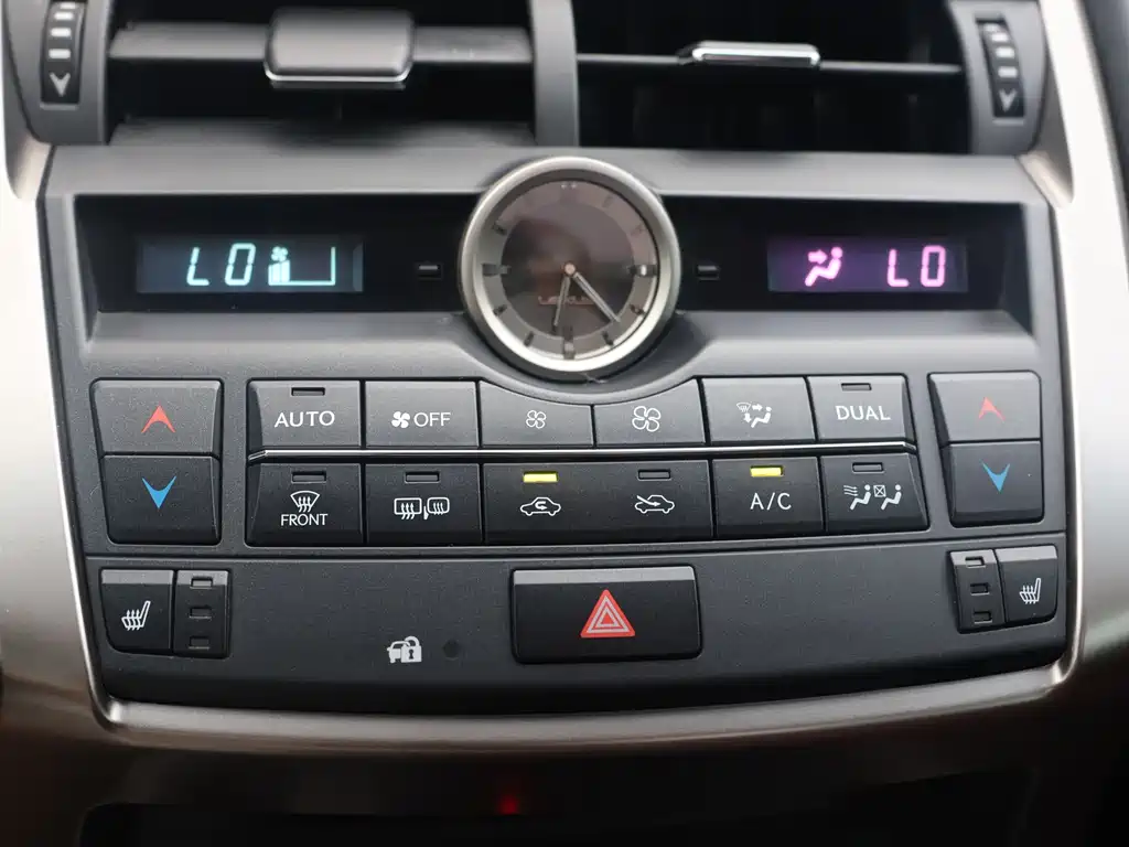 Lexus NX 200 AWD Sharp Fashion Edition, фото 13