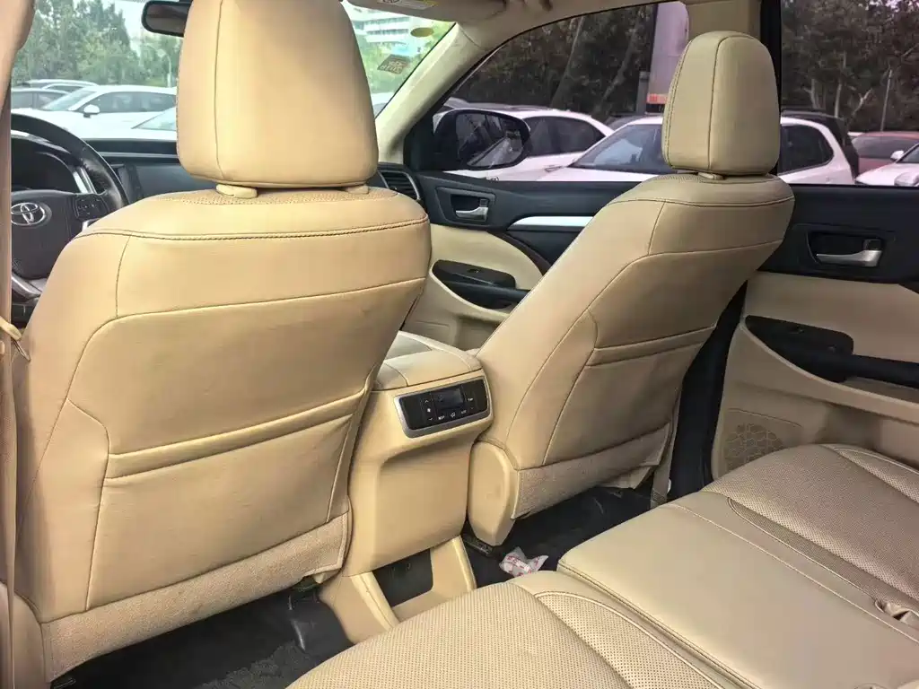 Toyota Highlander — миниатюра 6