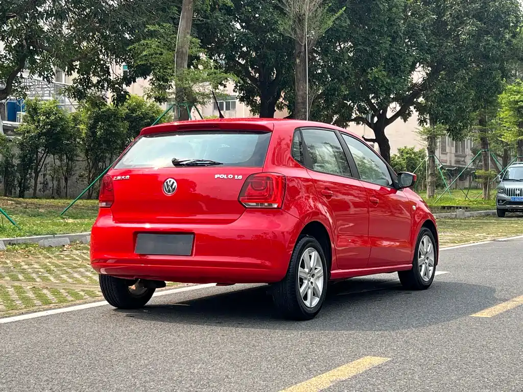 Volkswagen Polo 2013 1.6L AT Comfort