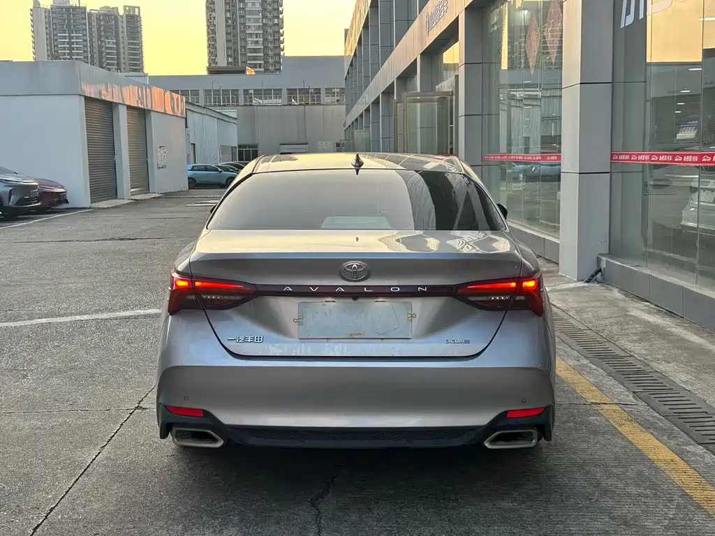Toyota Avalon — миниатюра 5