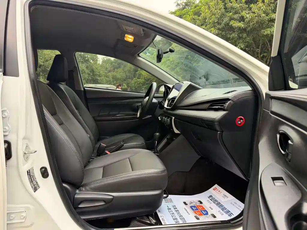 Toyota Yaris L — миниатюра 6
