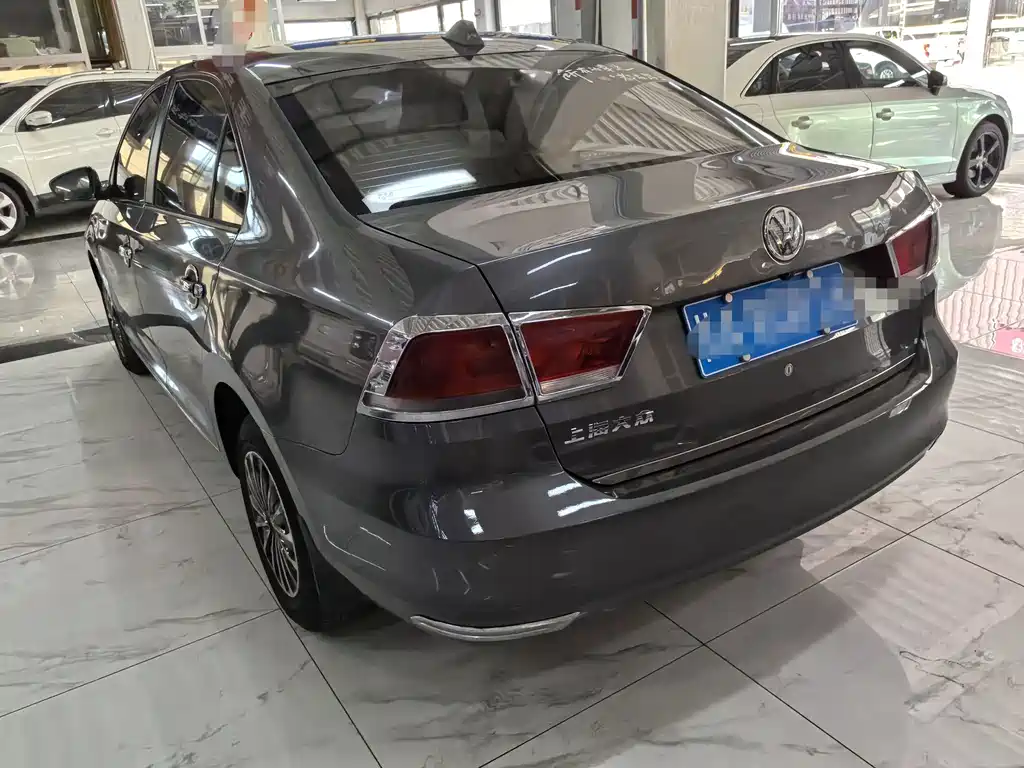 Volkswagen Santana — миниатюра 4