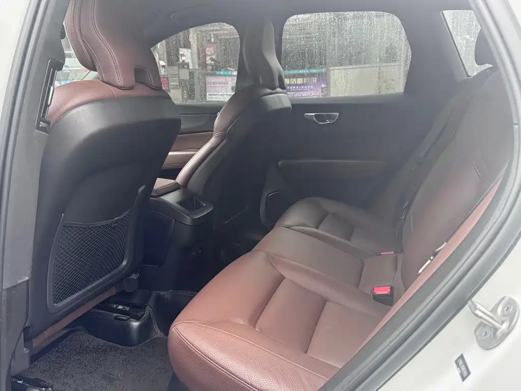 Volvo XC60 — миниатюра 10