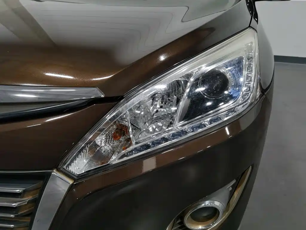 Luxgen U6 — миниатюра 7