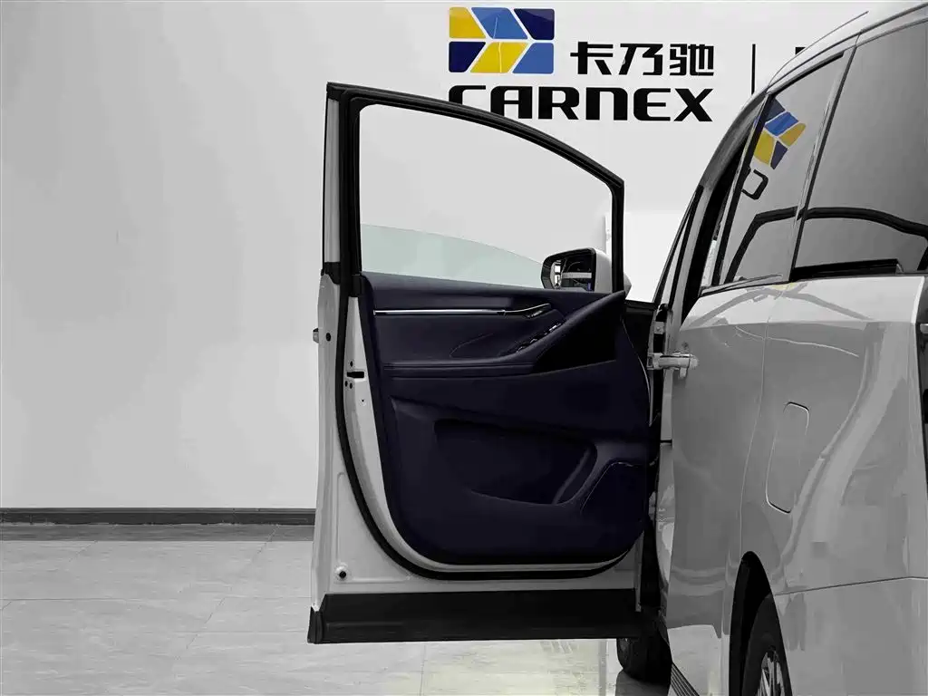 GAC TRUMPCHI YEARNING FOR M8