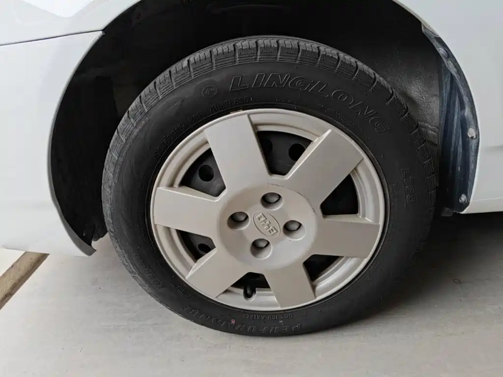 BYD F3 — миниатюра 25