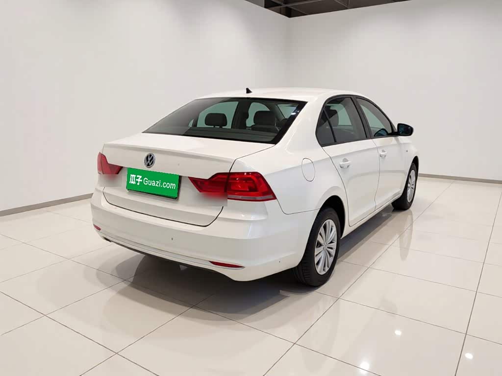 Volkswagen Santana 1.5 л 2022 г. Белый, пробег 31800 км
