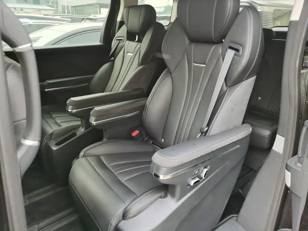 Hongqi Hongqi HQ9 PHEV — миниатюра 17