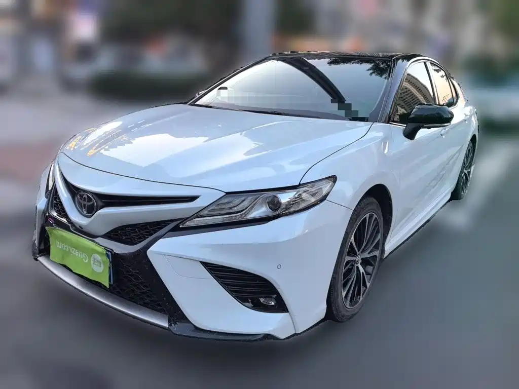 Toyota Camry — миниатюра 2