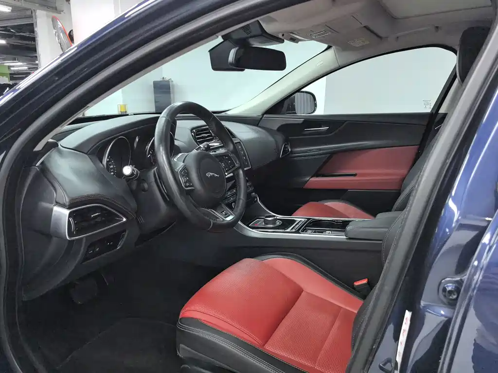 Jaguar XE — миниатюра 4