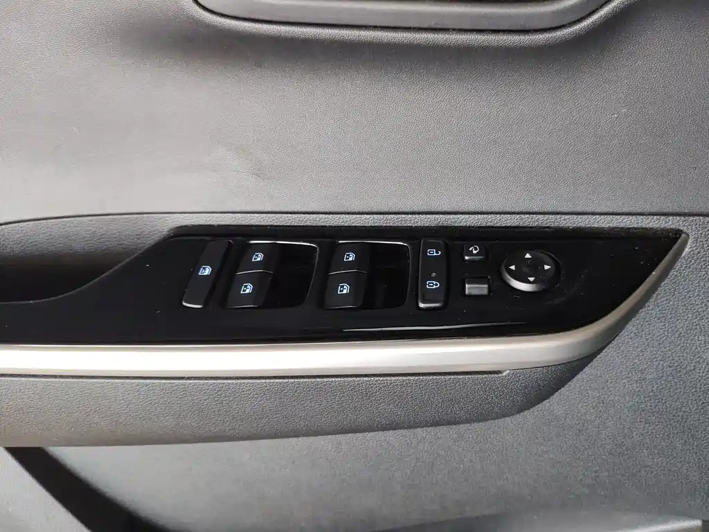 Hyundai Custo — миниатюра 19