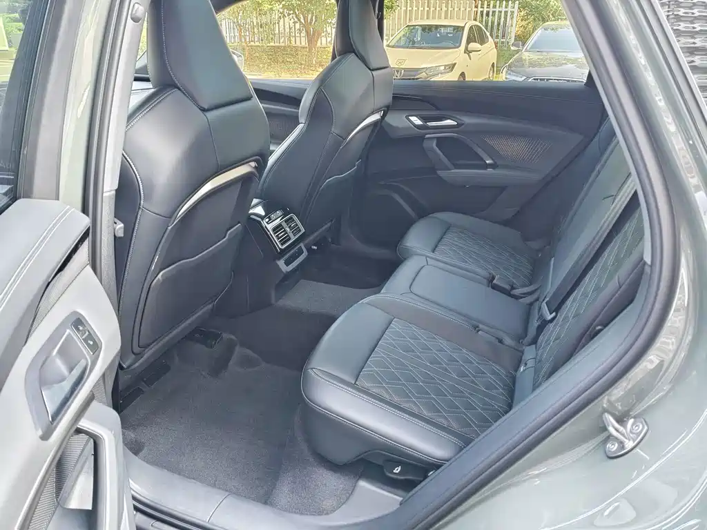Audi Q5L — миниатюра 7