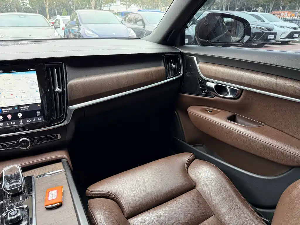 Volvo S90 — миниатюра 10