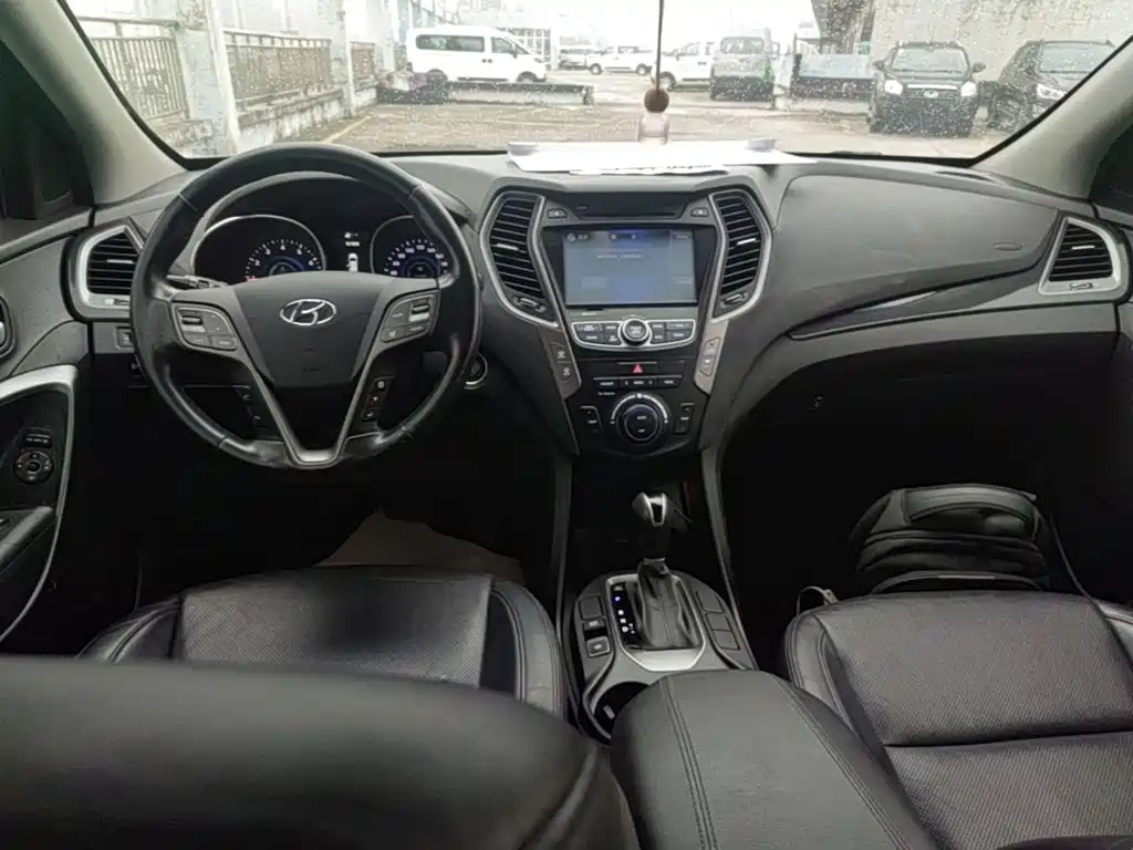 Hyundai Santa Fe — миниатюра 10