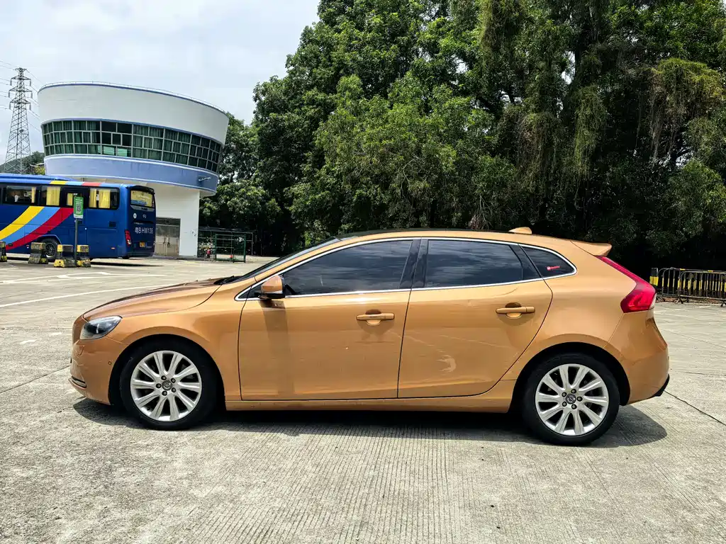 Volvo V40 2014 2.0T