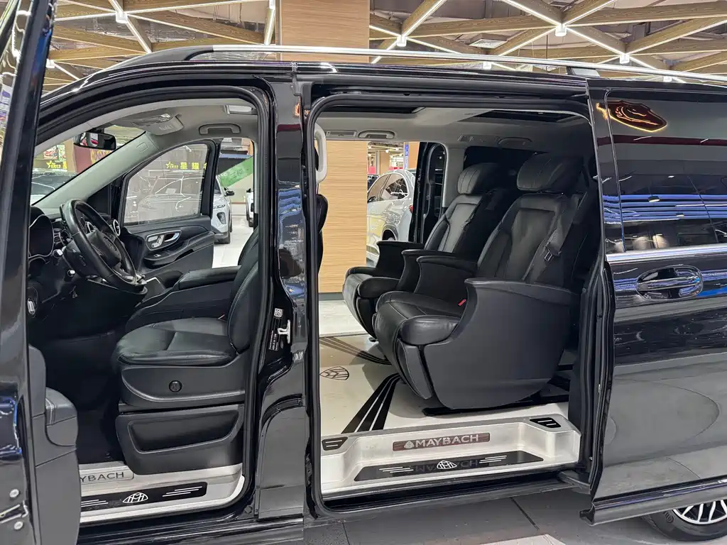 Mercedes-Benz V-Class — миниатюра 11