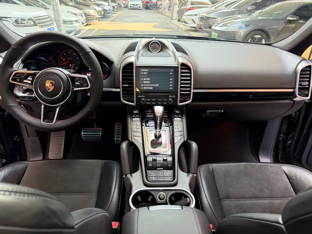 Porsche Cayenne — миниатюра 22