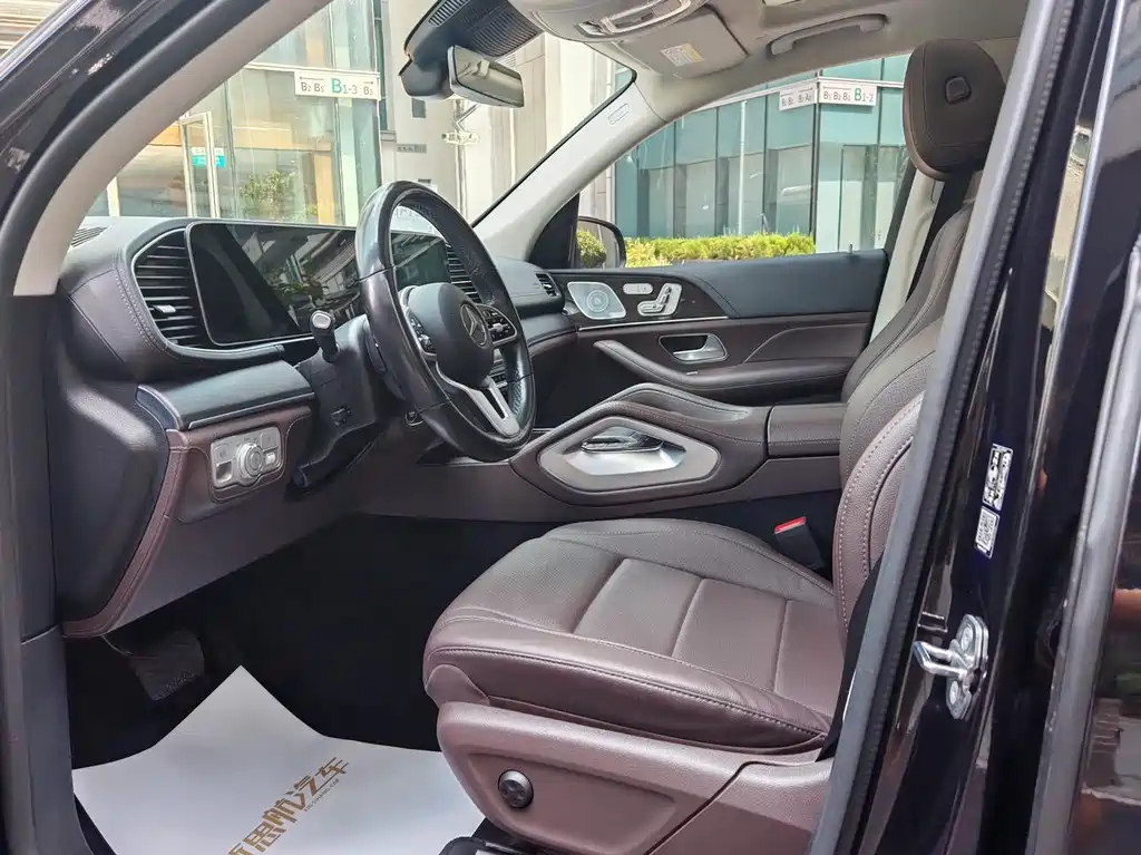 Mercedes-Benz GLS - фото 5