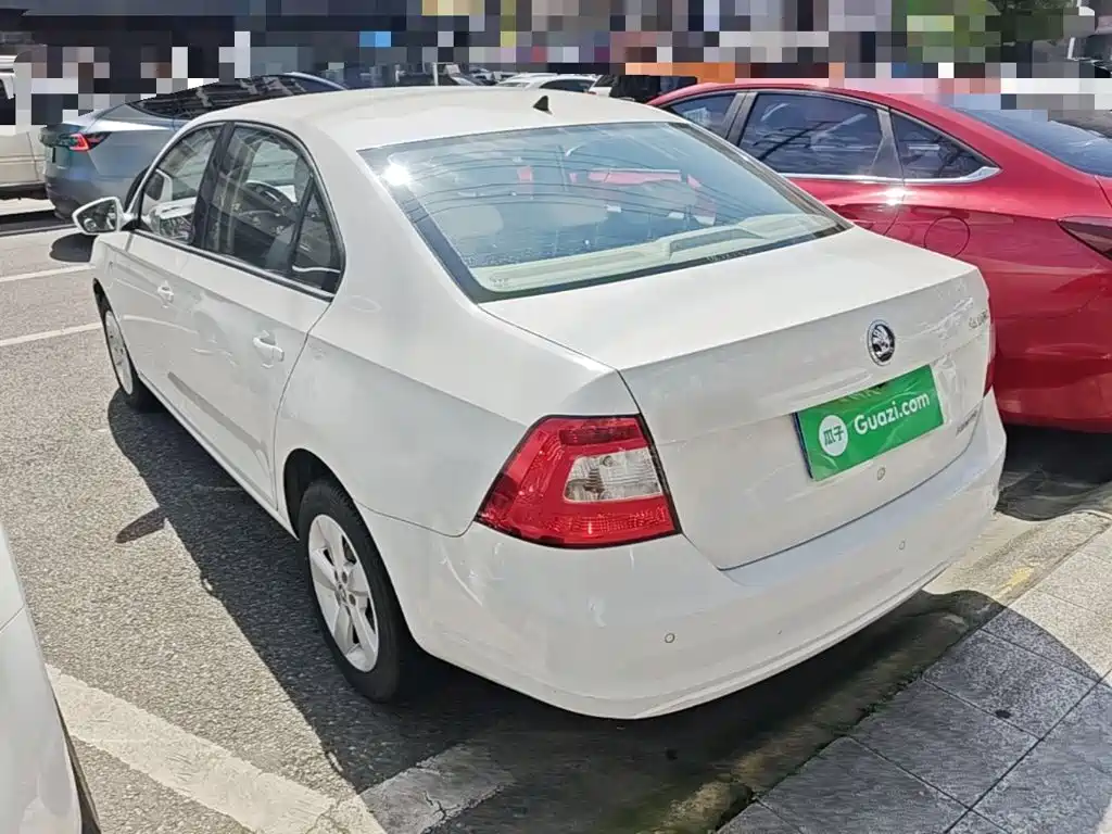 Skoda Rapid — миниатюра 5
