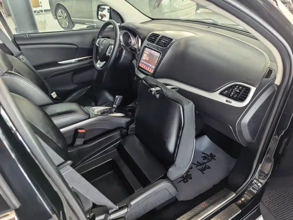 Dodge Journey — миниатюра 9